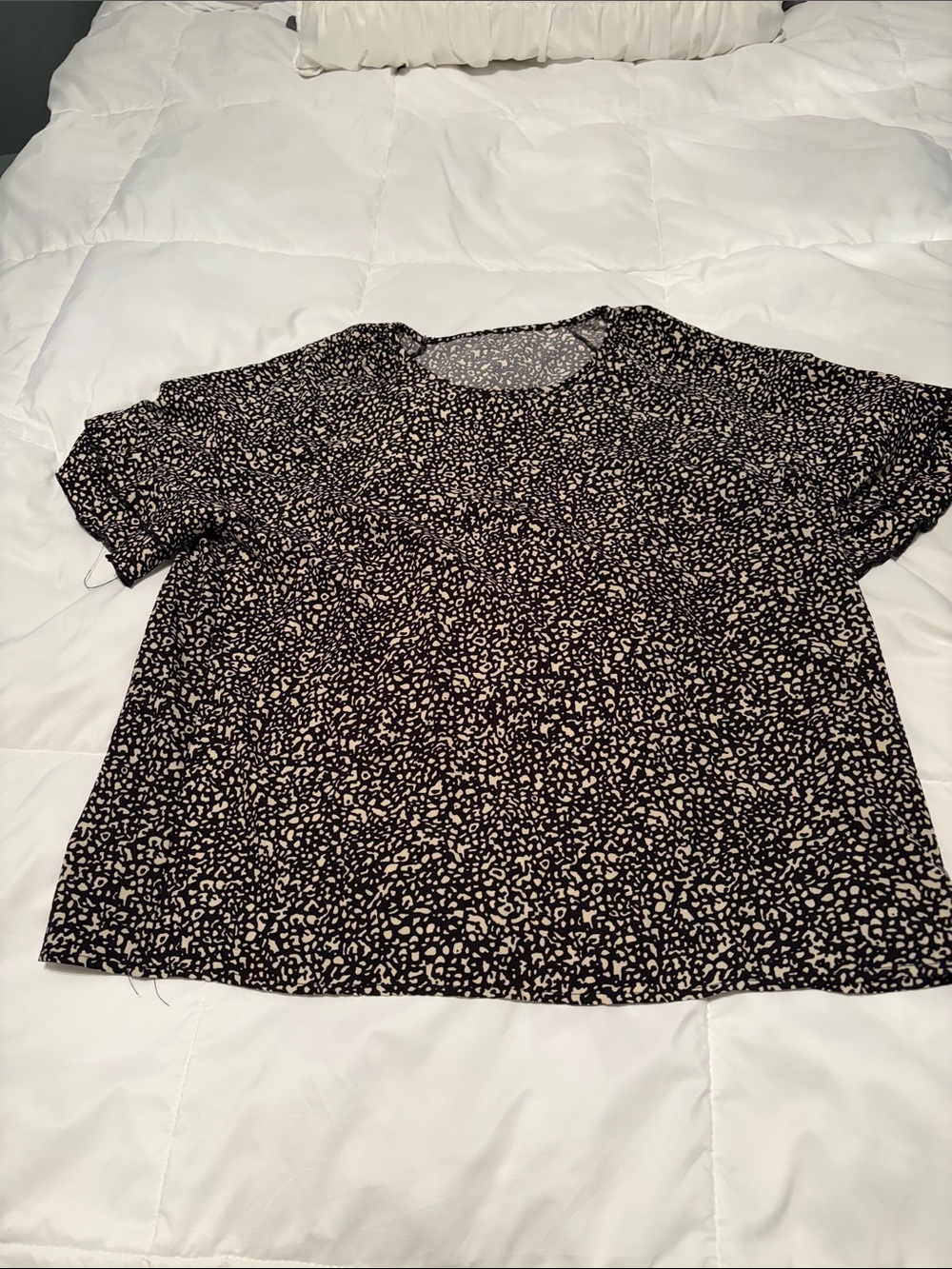 Women's Black and Cream Printed Short Sleeve Top